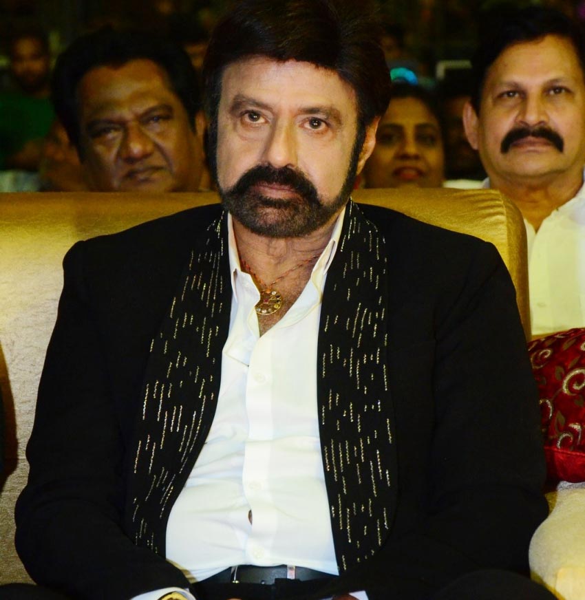 nandamuri balakrishna  బాలయ్య క్షమాపణ చెప్పాల్సిందే 