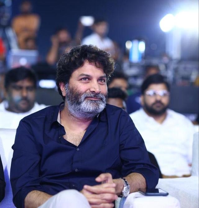 bandla ganesh,trivikram  త్రివిక్రమ్ కి నిద్ర లేకుండా చేస్తున్నాడు