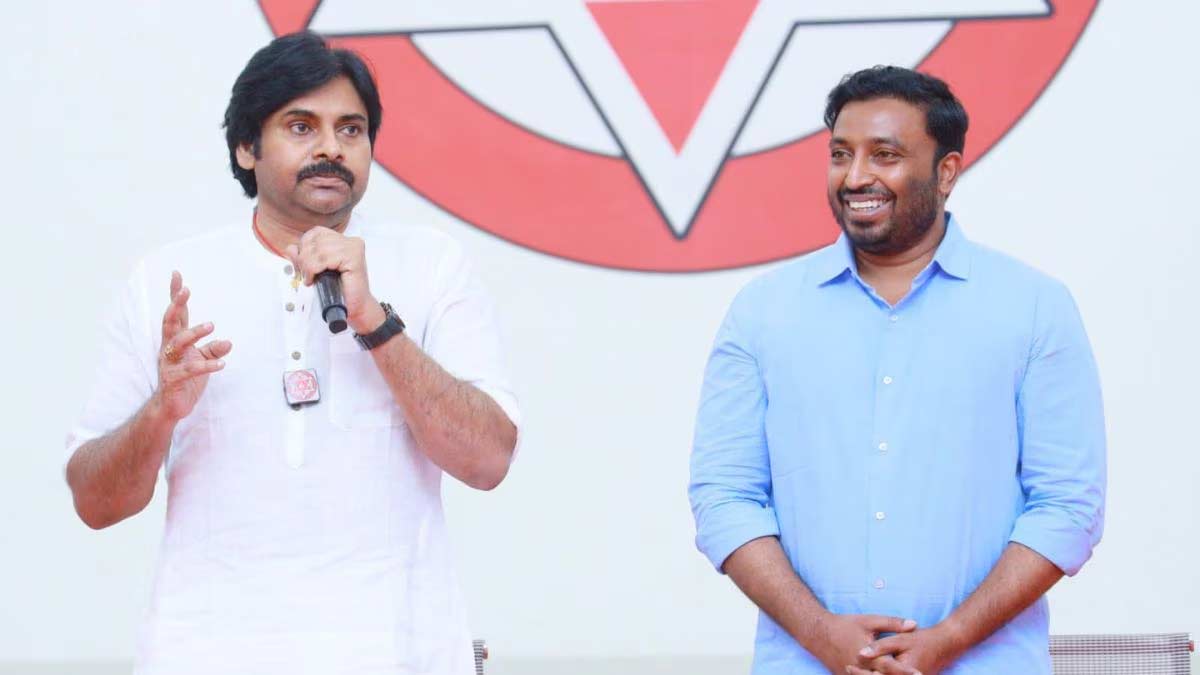 pawan kalyan  కాకినాడలో బీ వర్సెస్ బీ.. గెలుపెవరిదో!