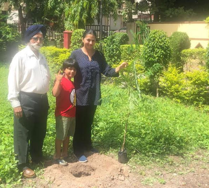 bhumika chawla,participates,green india challenge,sampath nandi  సంపత్ నంది ఛాలెంజ్‌ని స్వీకరించిన భూమిక