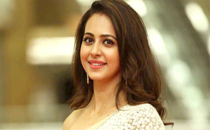 rakul preet singh,wanted,performance,oriented roles,heroine  రకుల్ మొత్తానికి మనసు మార్చుకుంది!