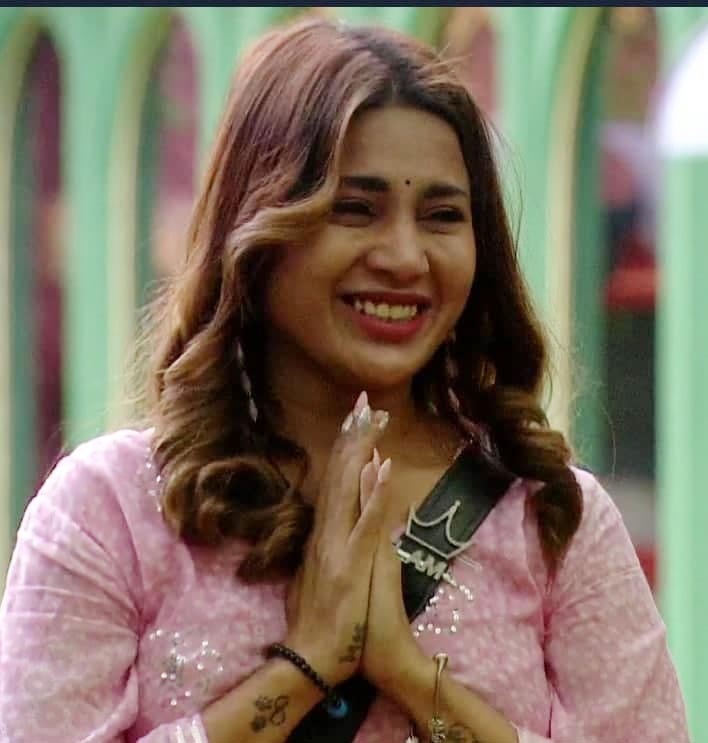 hamida,eliminated,bigg boss telugu 5,sriram,sriram chandra,nagarjuna  బిగ్ బాస్ 5: శ్రీరామ్ లవ్ కి భారీ షాక్