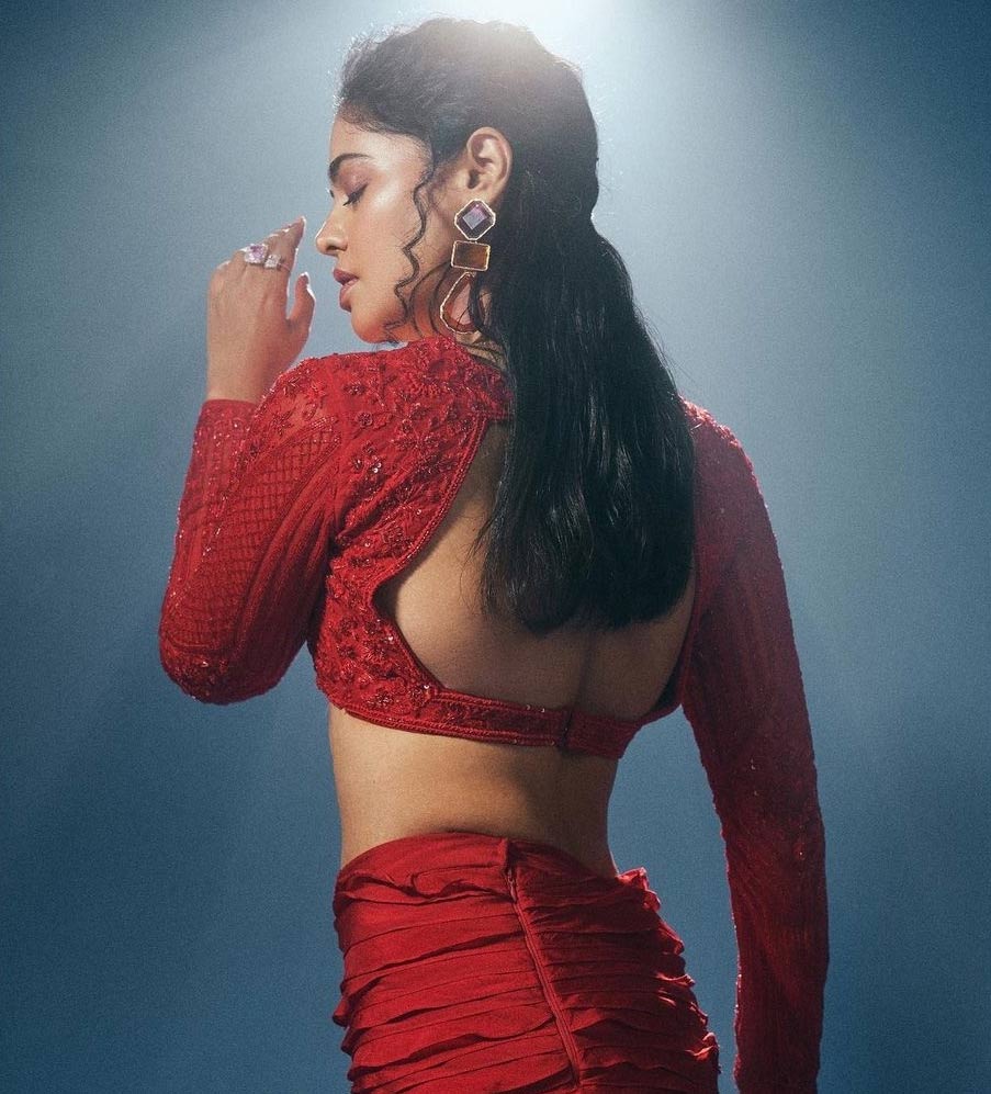 bindu madhavi  బిగ్ బాస్ బిందు మాధవి కొత్త లుక్ 