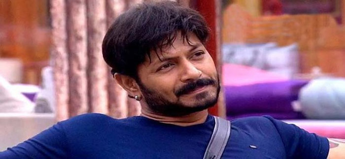 kaushal,bigg boss,booked,fake statements  కౌశల్ చెప్పేవి ఫేక్ అని తెలిసిపోయింది..!