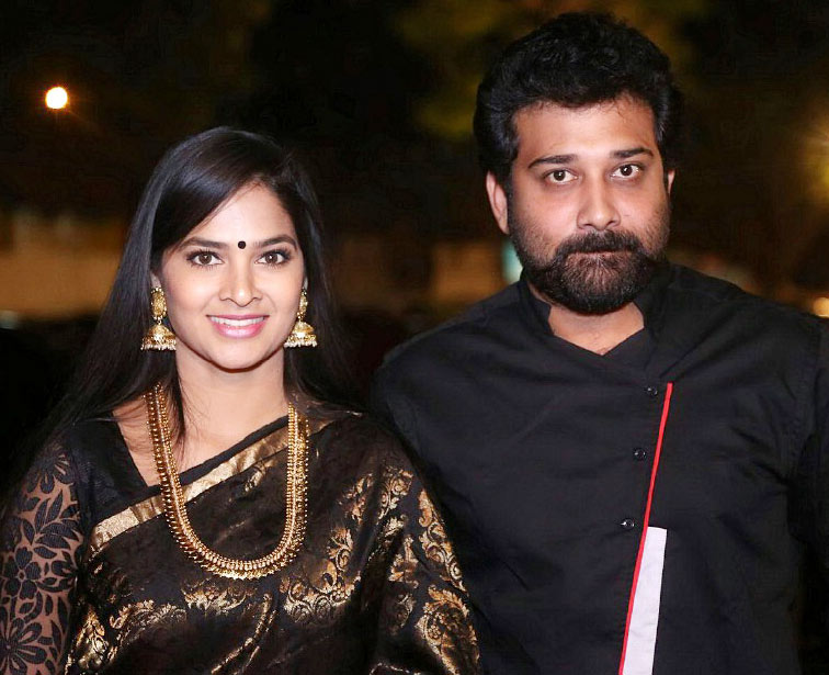 actor siva balaji,madhumitha,emu birds  వ్యాపారంలో దెబ్బతిన్న బిగ్ బాస్ శివ బాలాజీ 