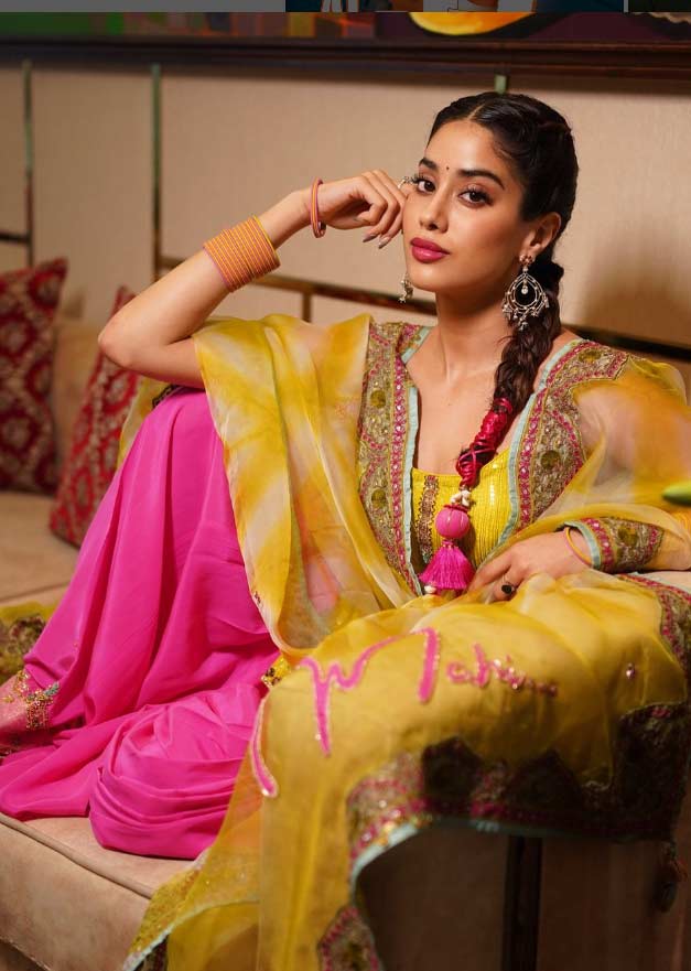 janhvi kapoor  బాలీవుడ్ మళ్ళీ నిరాశపరిచింది