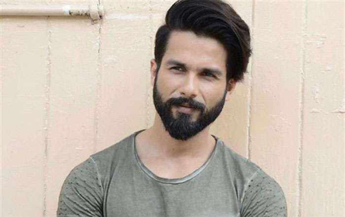 shahid kapoor,not interested,dear comrade,remake  ‘డియర్ కామ్రేడ్’ రీమేక్‌లో చేయనన్నాడట!