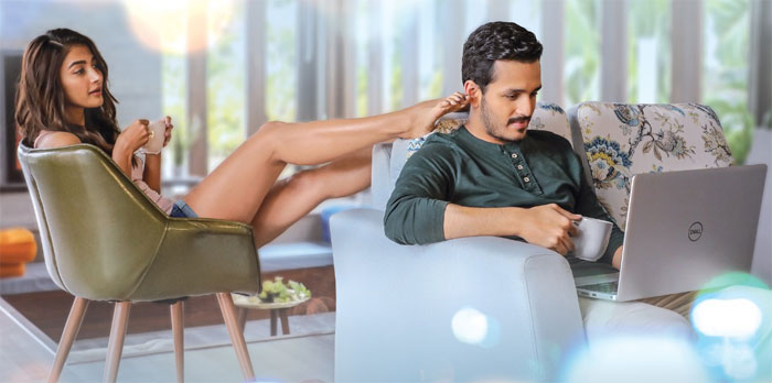 bommarillu bhaskar,most eligible bachelor,akhil akkineni,pooja hegde  పూజా హెగ్డే గ్లామర్‌నే నమ్ముకున్నారా?