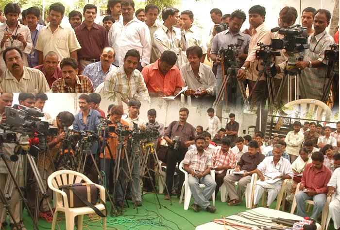 telugu journalist book,telugu journalists,telugu cinema journalism,telugu journalism,telugu cinema journalism book written by vinayak rao  సినిమా జర్నలిస్ట్స్ పై బుక్ రాబోతోంది!