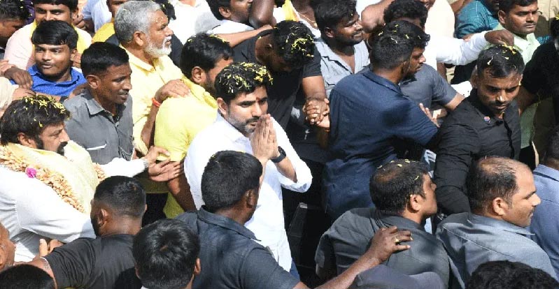 nara lokesh,kuppam  అక్కడ బ్రహ్మరధం - ఇక్కడ ఏడుపు 