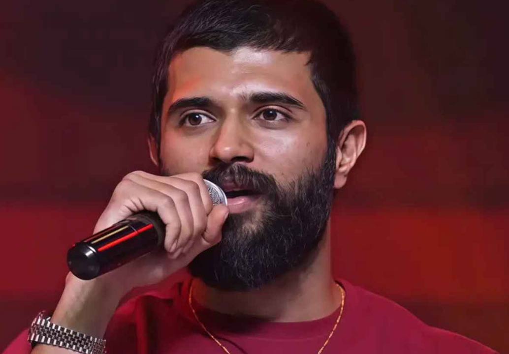 vijay deverakonda  విజయ్ దేవరకొండపై అట్రాసిటీ కేసు నమోదు 