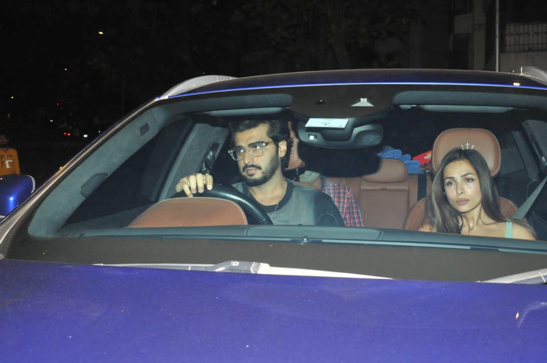 malaika arora,arjun kapoor,alia bhatt birthday party,alia bhatt,karan johar recidency,ranveer singh,ranbeer kapoor,bollywood celebrities at alia bhatt birthday party  ఇంత పబ్లిక్ గానా?