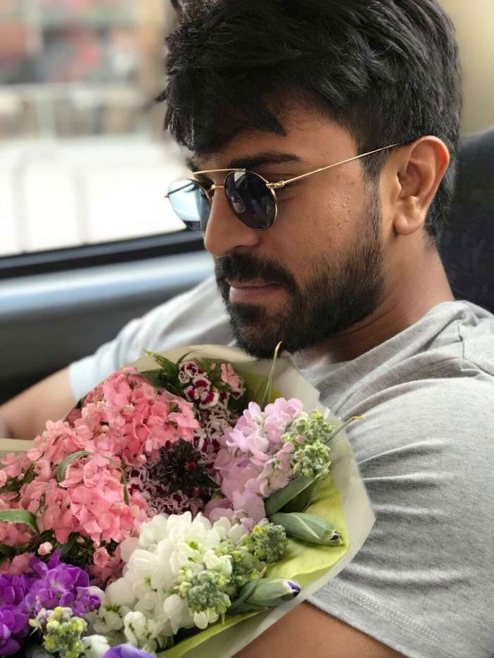 ram charan,upasana,flower shopping,social media  మిస్టర్‌ సి ఎంతో మంచోడు: ఉపాసన! 