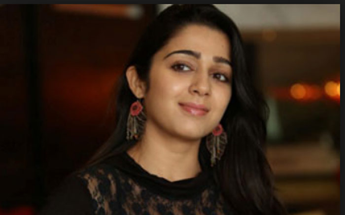 charmi,birthday,kisses,chat  చార్మి ముద్దు ఇస్తావా.. అంటే? 