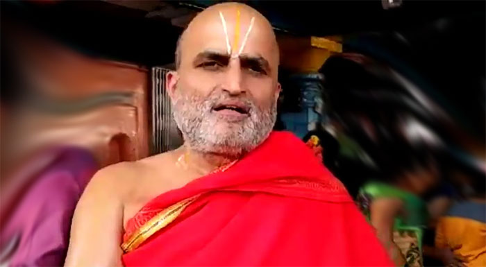 chilkur,balaji temple,priest rangarajan,against,new year,jan 1  కత్తి మహేష్‌ అయినా శిక్ష వేస్తా: అర్చకుడు!