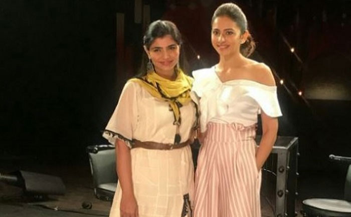 rakul preet singh,chinmayi,netizen,comments,serious  వీరి వల్ల అందరికీ చెడ్డపేరు వస్తోంది! 