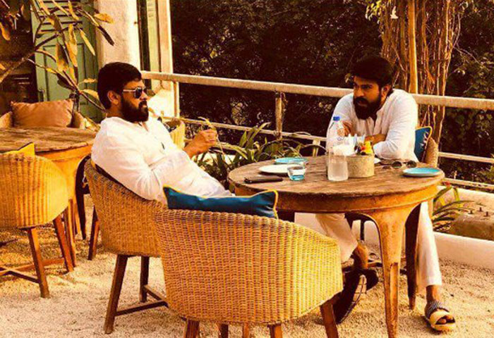 ram charan,coffee time,chiranjeevi,beard and dress,attire  చిరు అండ్ చరణ్.. సేమ్ టు సేమ్..!