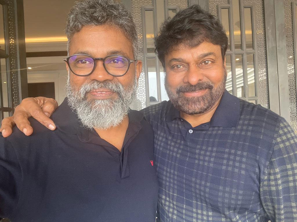 chiranjeevi,sukumar,pushpa movie,chiranjeevi congratulates pushpa makers,allu arjun  పుష్ప సుకుమార్ కి మెగాస్టార్ ప్రశంసలు!  