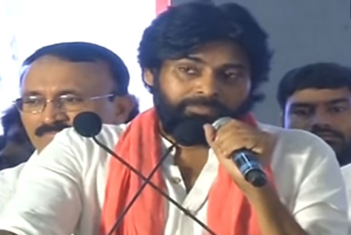 pawan kalyan,chiranjeevi,fans,meet,hyderabad  నాది, అన్నయ్య చిరంజీవిది ఒకే గమ్యం! 