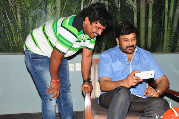 chiranjeevi,kobbari matta,mohan babu,pegarayudu,mega star chiranjeevi  చిరంజీవి అందుకే నవ్వారా?