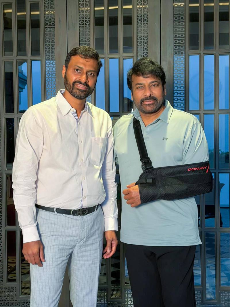 chiranjeevi  చేతికి పట్టీ-ఆందోళన వద్దంటున్న మెగాస్టార్ 