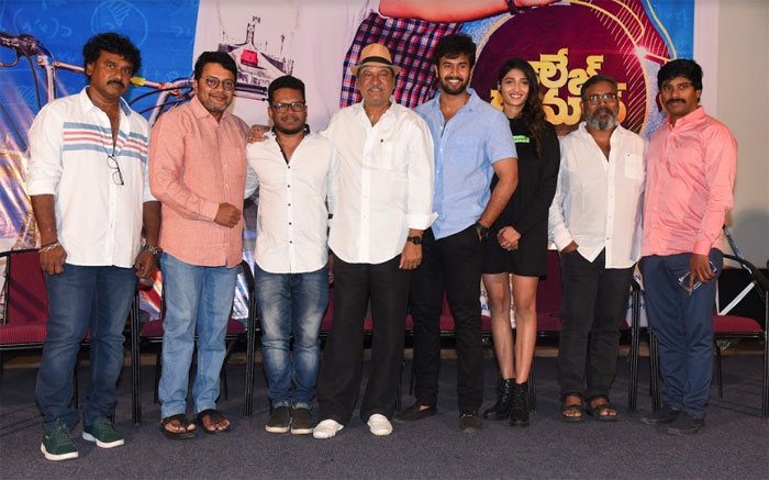 sai kumar,college kumar,trailer,launch  డైలాగ్ కింగ్ వదిలిన ‘కాలేజ్ కుమార్’ ట్రైలర్