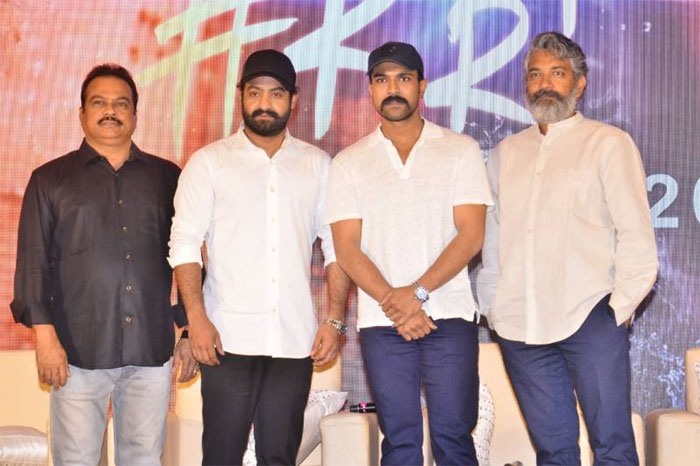 rajamouli,trail shoot,rrr movie,decision,corona break,tollywood,shootings  RRR ట్రయిల్ షూట్ కూడా.. !