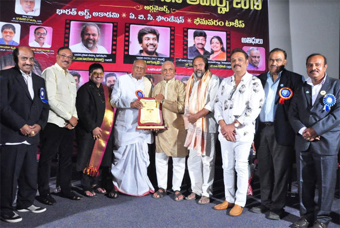 dasari memorial cine awards,dasari narayana rao,jeevitha,rajasekhar,dasari,awards  ‘దాసరి మెమోరియల్ సినీ అవార్డ్స్’ వీరికే!