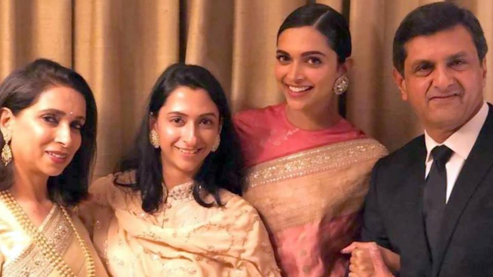 deepika padukone,tests positive,covid-19,deepika father prakash padukone,deepika mother ujjala,deepikasister anisha,contracted the virus  దీపికా ఫ్యామిలీ మొత్తానికి కరోనా 