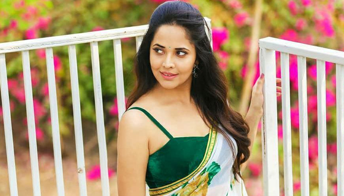 anasuya,multi starrer  అనసూయకు అంత సీన్ ఉందా? 