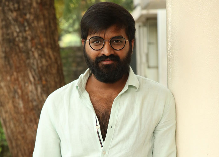 diksoochi,hero dileep kumar salvadi,wants,theaters  ‘దిక్సూచి’ చూసి థియేట‌ర్లు ఇవ్వండి: హీరో