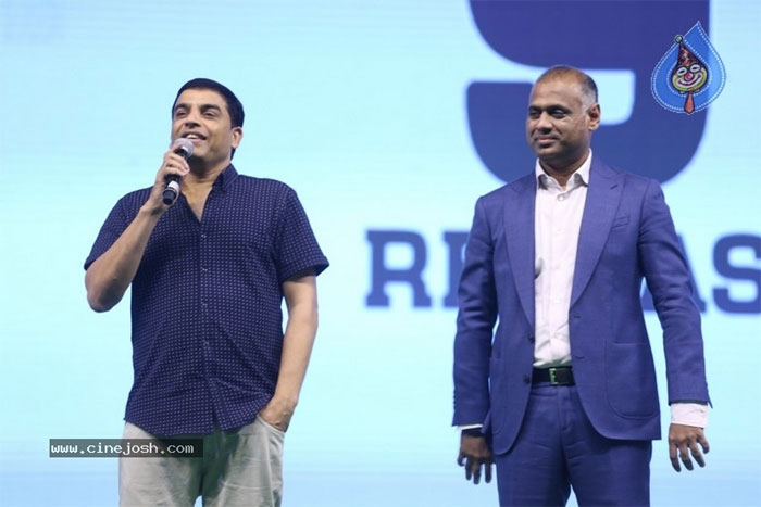 mahesh babu,dil raju,maharshi,pre release event,climax  క్లైమాక్స్‌ చూసి కంట్రోల్‌ కాలేకపోయా: దిల్ రాజు