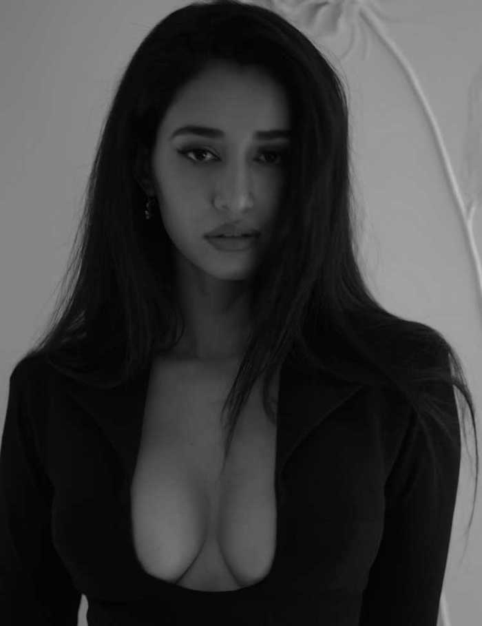 disha patani  HIV వ‌స్తుంది జాగ్ర‌త్త‌ - దిశా ప‌టానీకి హెచ్చ‌రిక‌