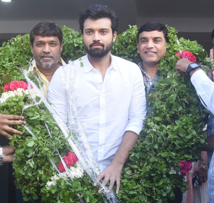 ashish,rowdy boys movie,rowdy boys success celebrations,dil raju  దిల్ రాజు కి అంతా హడావుడే