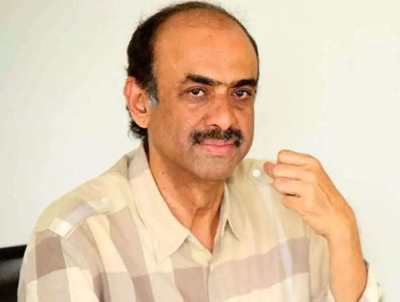 producer suresh babu,celebrities,nagarjuna reddy,covid vaccine,corona vaccine  వ్యాక్సిన్ పేరుతొ నిర్మాతకు టోకరా