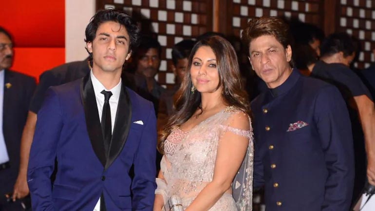 gauri khan,progressively anxious,aryan khan,shahrukh khan  పాపం షారుఖ్ వైఫ్