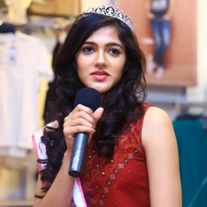 simran choudhary,telangana girl,heroine simran choudhary,miss india competition,deepika padukone  తెలంగాణ అమ్మాయికి గోల్డెన్‌చాన్స్‌..!