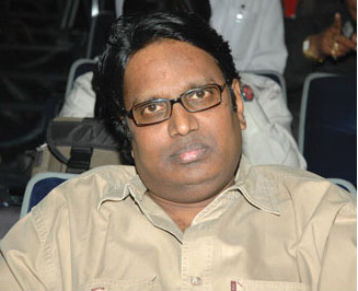 gunasekhar,rudhramadevi,warangal,ilayaraja  క్రేజ్‌ కోసం నానాతిప్పలు పడుతోన్న గుణ..!