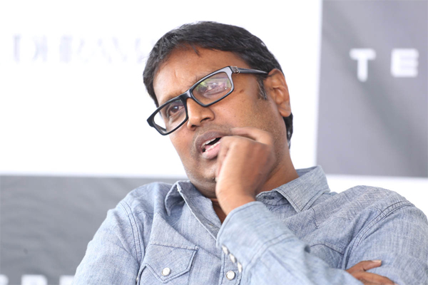 gunasekhar,rudhramadevi,malayalam,rudhra  బన్నీ క్రేజ్‌ను క్యాష్‌ చేసుకునే యత్నం...!