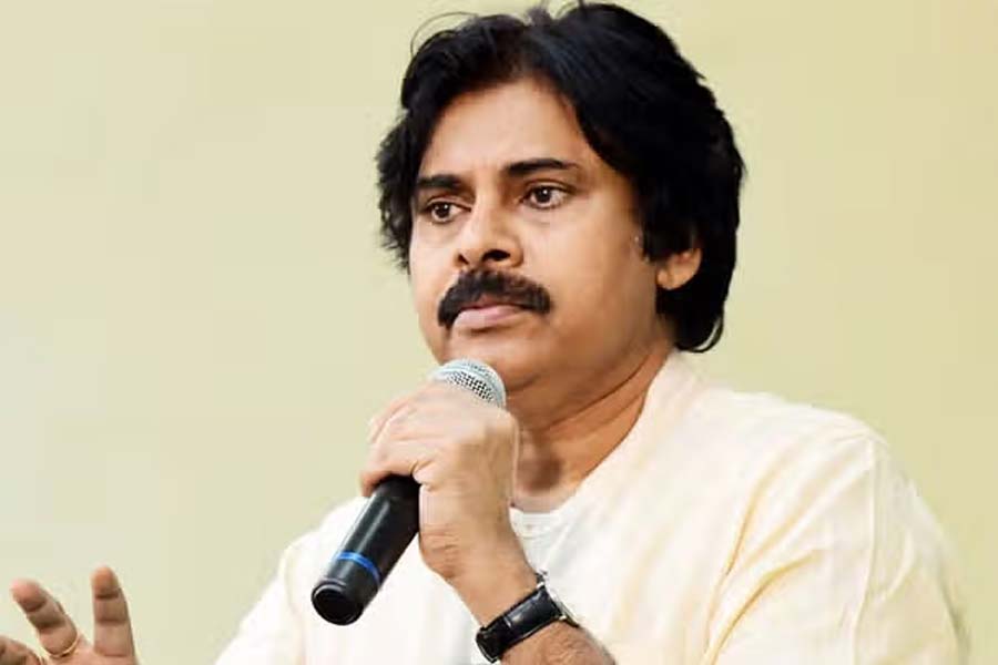 hari hara veera mallu  ఇలా అయితే పవన్ నిర్మాతలు దివాళా తీసినట్టే 