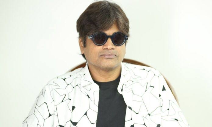 harish shankar  ట్రోలర్స్ కు కంటెంట్ ఇస్తున్న హరీష్ శంకర్ 