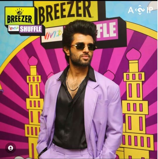 vijay deverakonda,liger movie  విజయ్ దేవరకొండ కాన్ఫిడెన్స్ చూసారా?