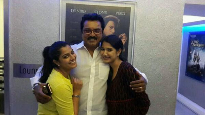 sarath kumar,daughter,tollywod,varalakshmi,pooja  మరో శృతి, అక్షరలు రాబోతున్నారు...! 