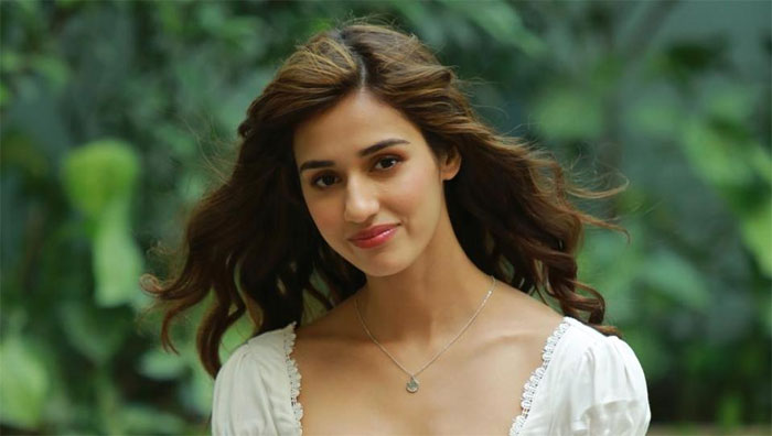 disha patani,high salary,bunny film  బన్నీ, దిల్ రాజులకు ఆమె కూడా షాకిచ్చిందంట!