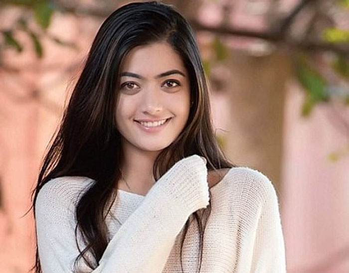 rashmika mandanna,teenage,rebel,heroine,chit chat,fans  అప్పుడు నేను రెబల్ అంటోన్న రష్మిక..!