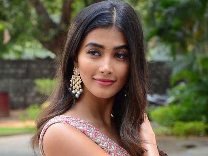 pooja hegde,heroine,allu arjun,trivikram srinivas,next movie  మళ్లీ అరవింద భామకే ఓటేసిన త్రివిక్రమ్