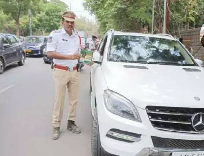 rebel star prabhas,prabhas,prabhas car,hyderabad traffic police,jubilee hills  ప్రభాస్ కార్ కి ఫైన్