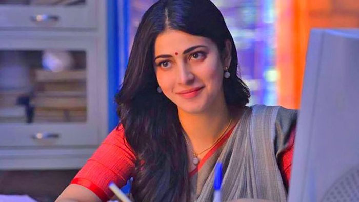 shruti haasan,dream roles,negative role,shruti haasan interview,heroine,actress shruti haasan  శృతిహాసన్‌కి డ్రీమ్ రోల్స్ ఏం లేవు.. కానీ..?