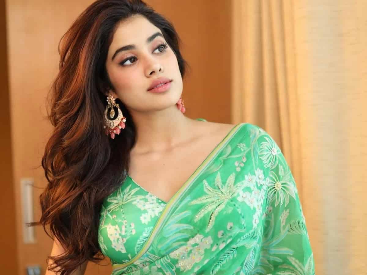 janhvi kapoor  ట్రోల్స్ పై బాధపడేదాన్ని: జాన్వీ కపూర్ 