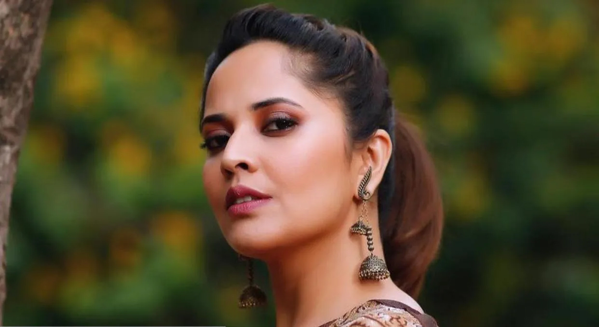 anchor anasuya,ravi teja,ramesh varma,khiladi movie  రవితేజకి రంగమ్మత్తకి ఇంట్రెస్టింగ్ ఫైట్